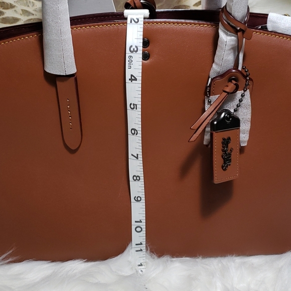 Designer Handbag - Picture 12 of 16